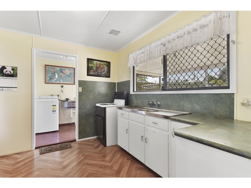 33 Walsh Street, Harlaxton QLD 4350