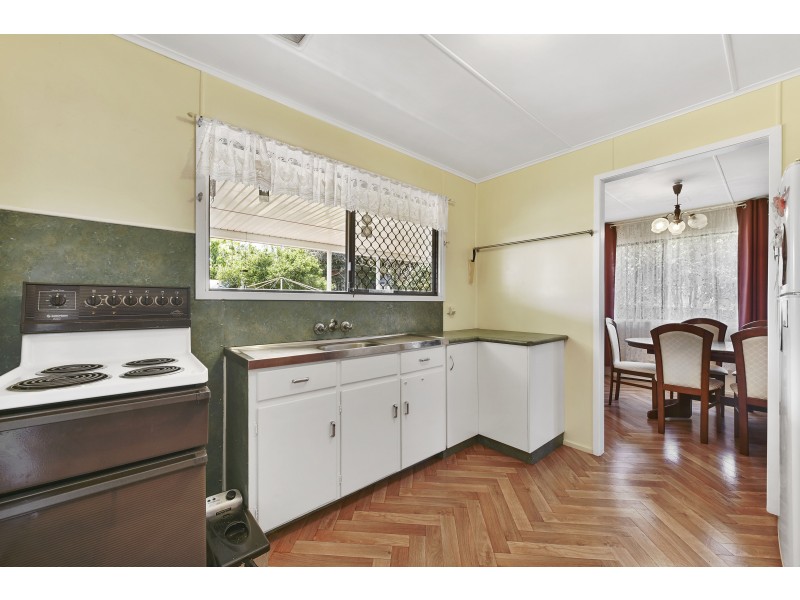 33 Walsh Street, Harlaxton QLD 4350
