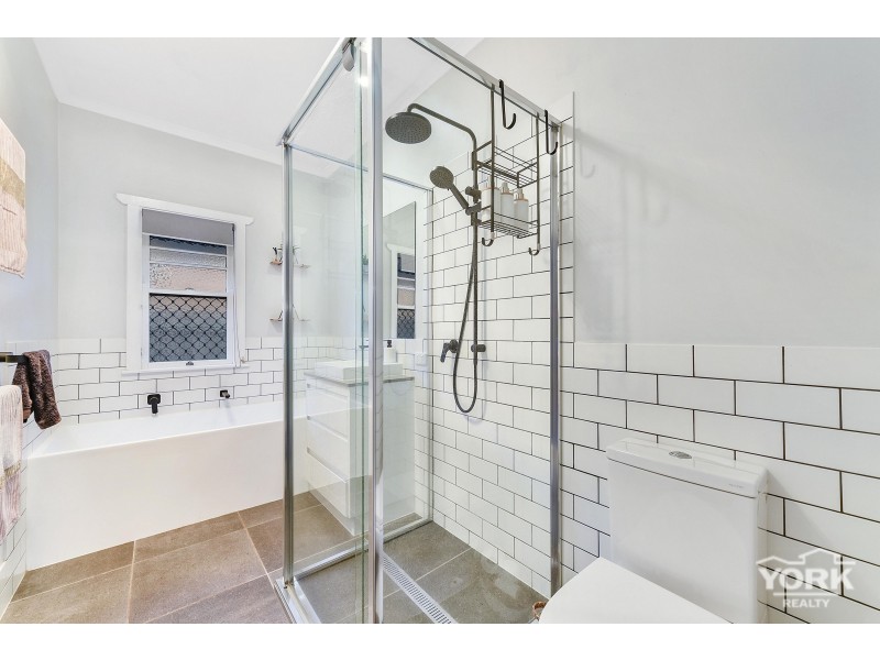 5 Wolseley Street, North Toowoomba QLD 4350
