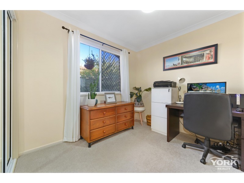 30 Liquidamber St, Glenvale QLD 4350