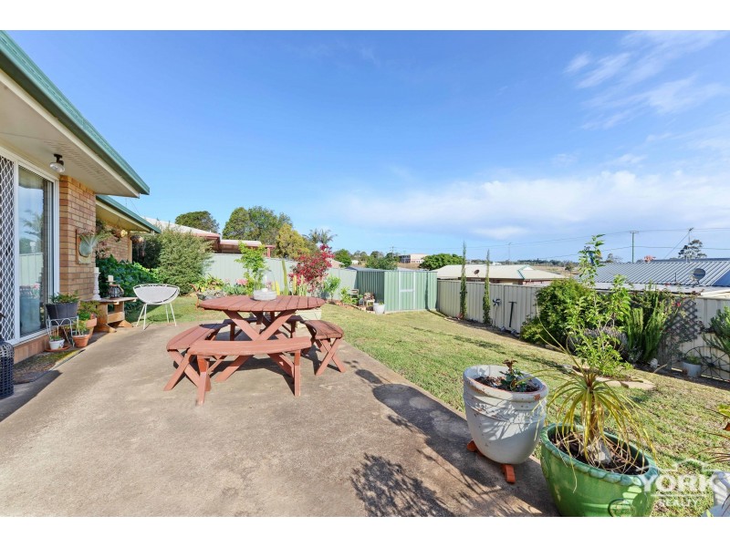 30 Liquidamber St, Glenvale QLD 4350