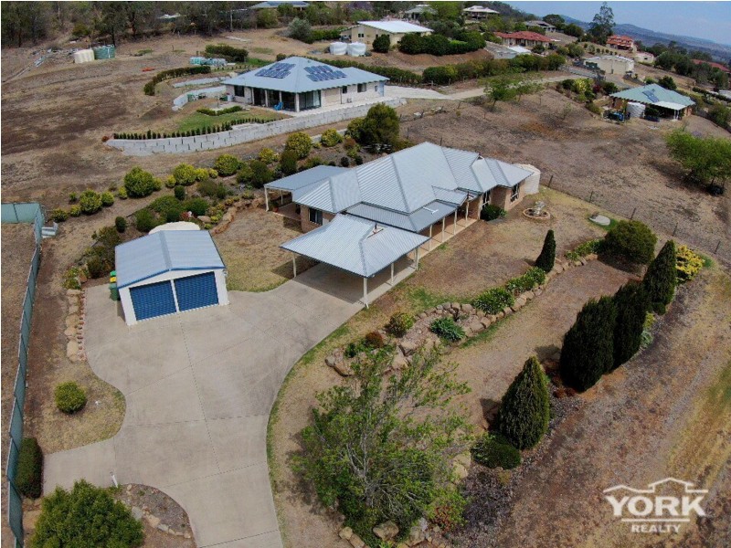 8 Bunya Pine Drive, Hodgson Vale QLD 4352