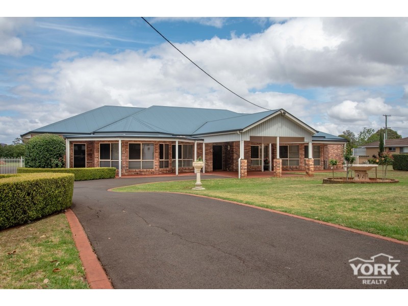 27 Cawdor Road, Highfields QLD 4352