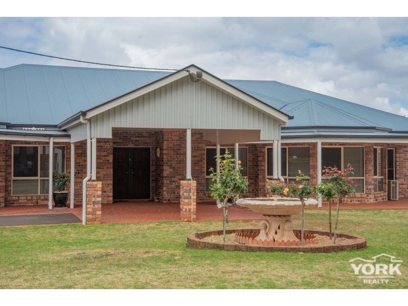27 Cawdor Road, Highfields QLD 4352