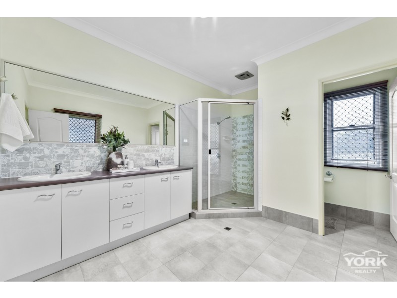 27 Cawdor Road, Highfields QLD 4352