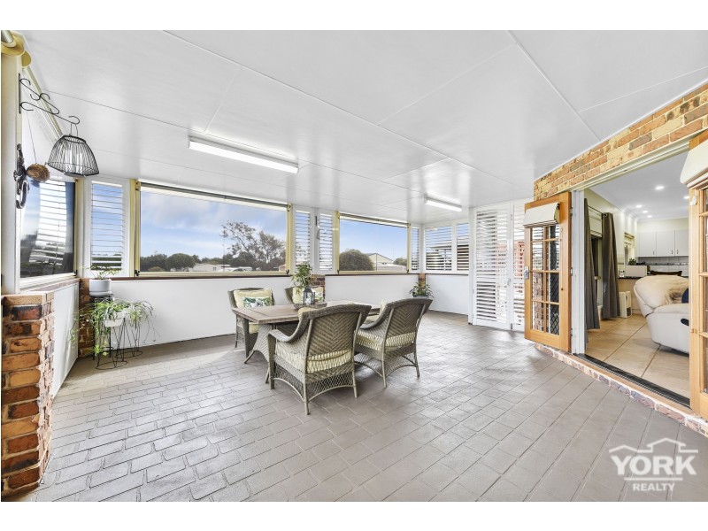 27 Cawdor Road, Highfields QLD 4352