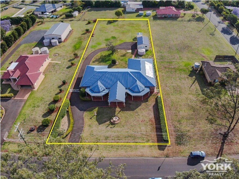 27 Cawdor Road, Highfields QLD 4352