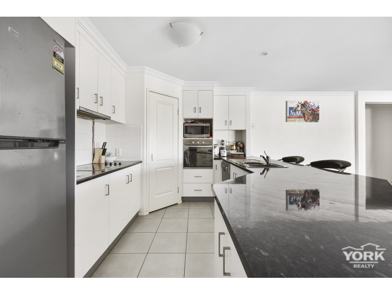 37 Ashford Drive, Wyreema QLD 4352