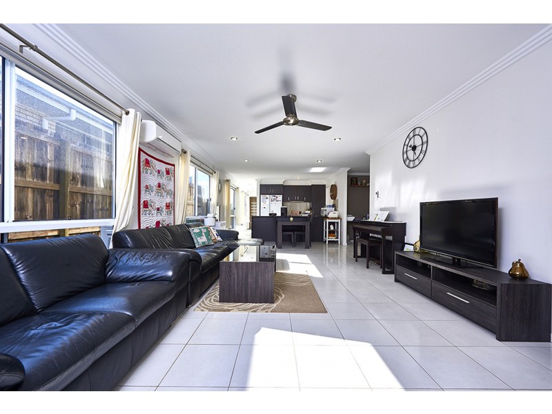 27 Cinnamon Drive, Glenvale QLD 4350