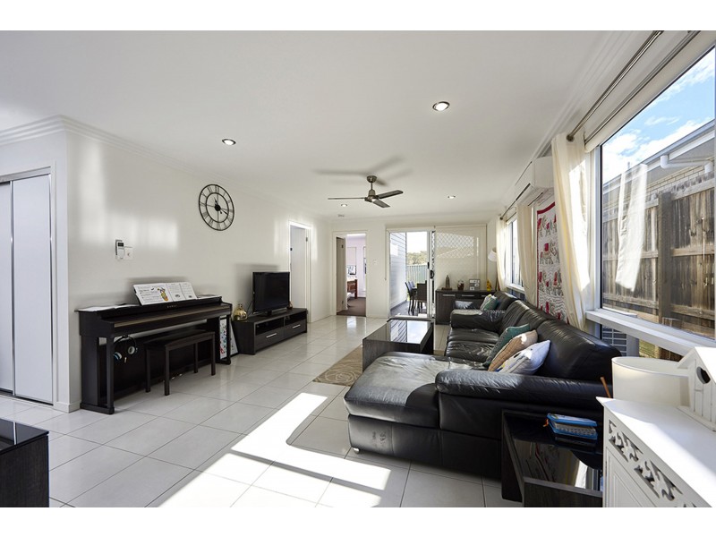 27 Cinnamon Drive, Glenvale QLD 4350