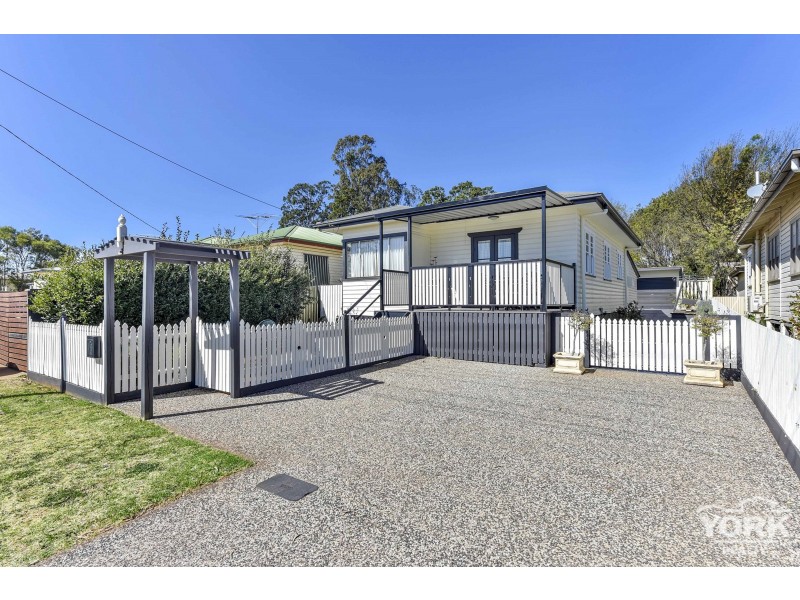 18 Weetwood Street, Newtown QLD 4350