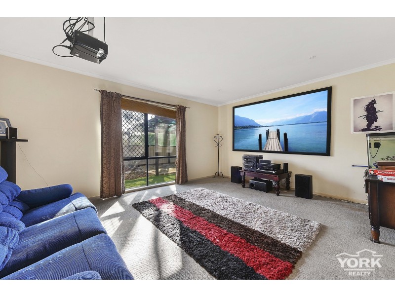 231 New England Highway, Harlaxton QLD 4350