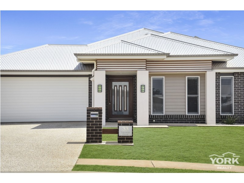 33 Trevean Drive, Kleinton QLD 4352
