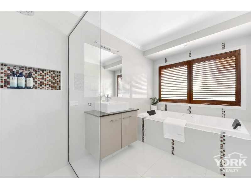 33 Trevean Drive, Kleinton QLD 4352