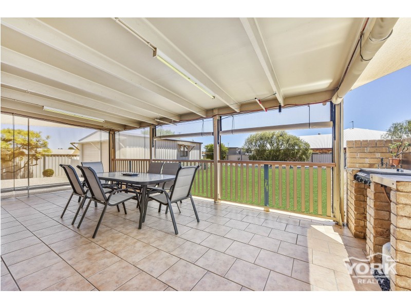 1 Michael Street, Westbrook QLD 4350