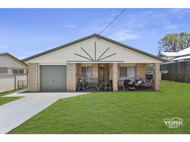 271 New England Highway, Harlaxton QLD 4350