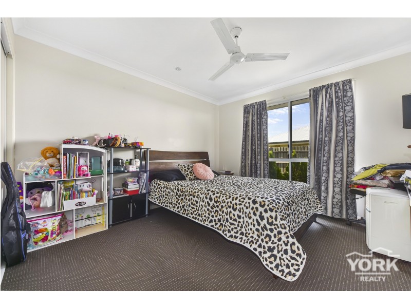 24 Murray Street, Oakey QLD 4401