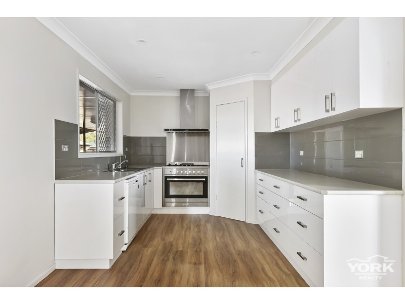 19 Cary Road, Glenvale QLD 4350