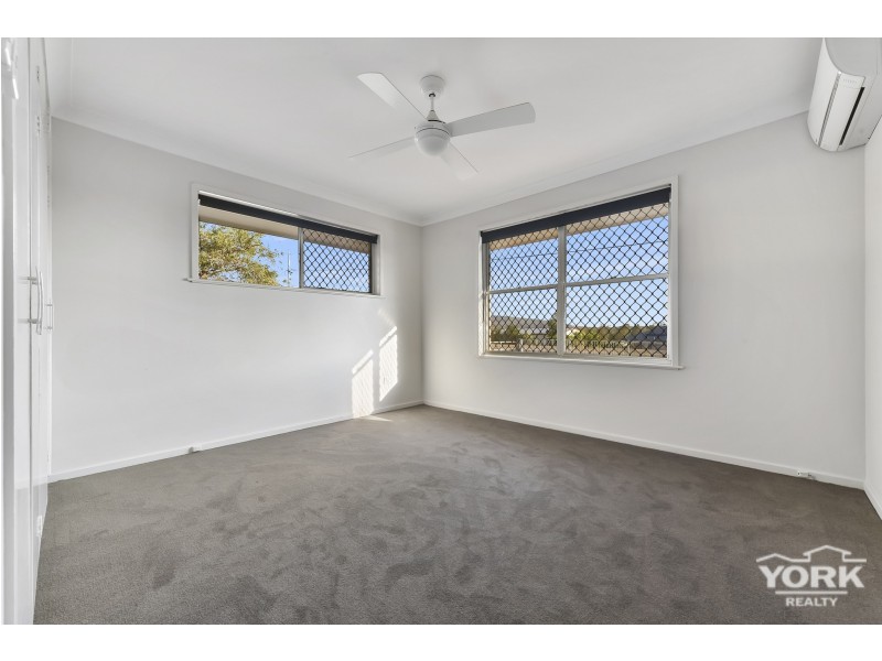 19 Cary Road, Glenvale QLD 4350