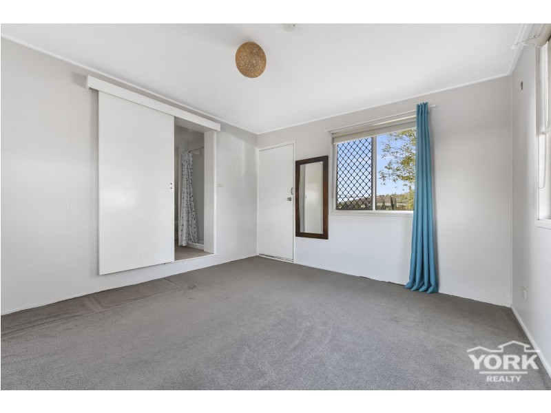 19 Cary Road, Glenvale QLD 4350