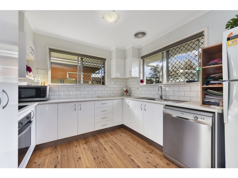 1 Jean Street, Harristown QLD 4350
