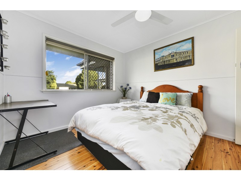 1 Jean Street, Harristown QLD 4350