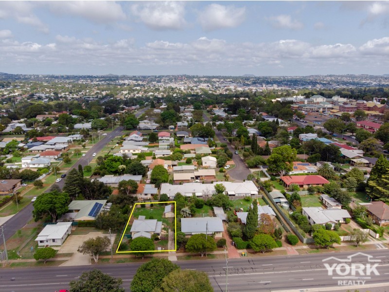 11 Cohoe Street, East Toowoomba QLD 4350