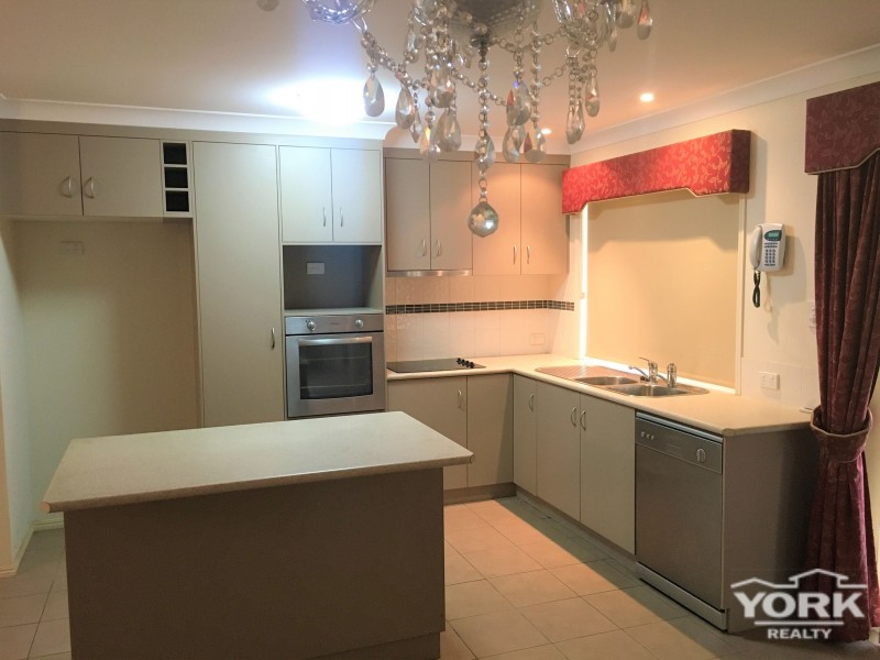 16 Willowburn Drive, Rockville QLD 4350