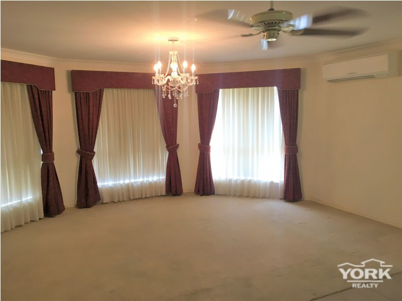 16 Willowburn Drive, Rockville QLD 4350