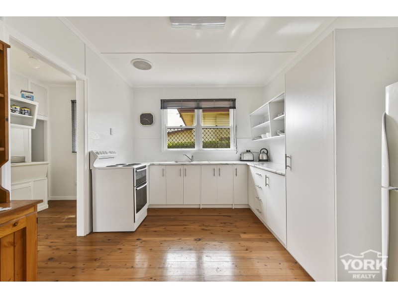 139 Stephen Street, Harristown QLD 4350
