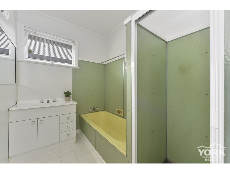 139 Stephen Street, Harristown QLD 4350