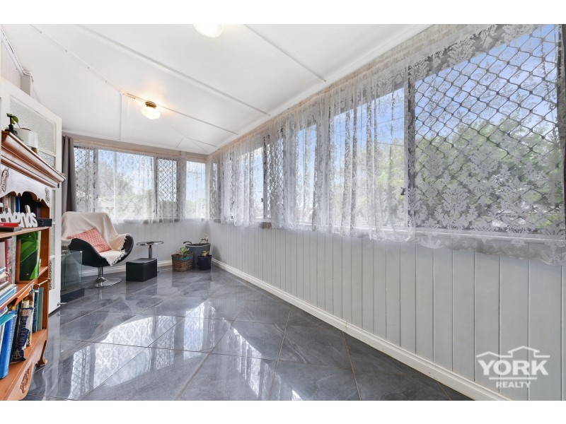 2 Peak Street, Harristown QLD 4350