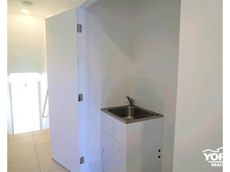 1/18 Diva Lane, Glenvale QLD 4350