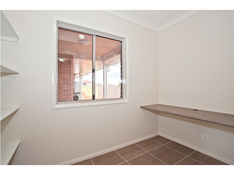 2/7 Alexander Avenue, Highfields QLD 4352