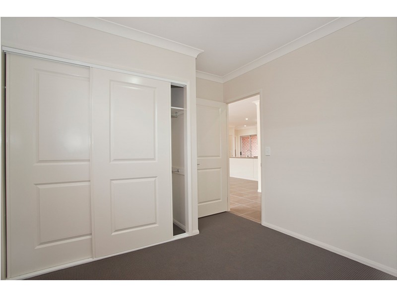 2/7 Alexander Avenue, Highfields QLD 4352