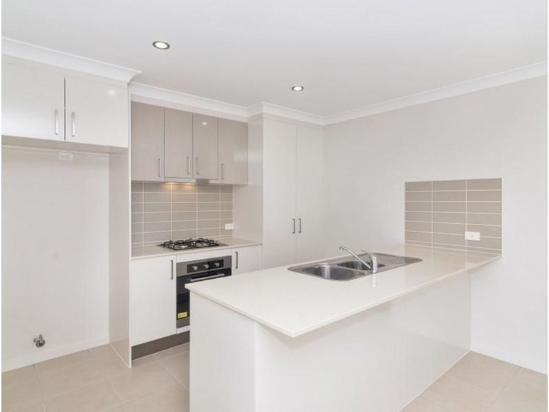 6 Parkview Drive, Glenvale QLD 4350