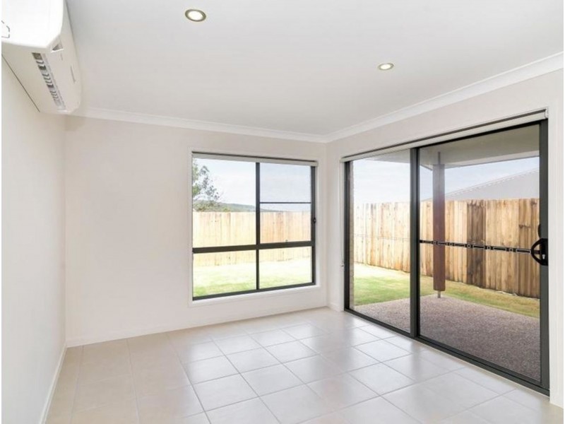 6 Parkview Drive, Glenvale QLD 4350