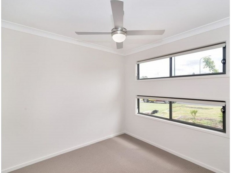 6 Parkview Drive, Glenvale QLD 4350