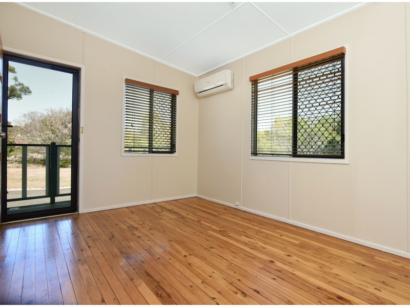 9 Glasgow Street, North Toowoomba QLD 4350