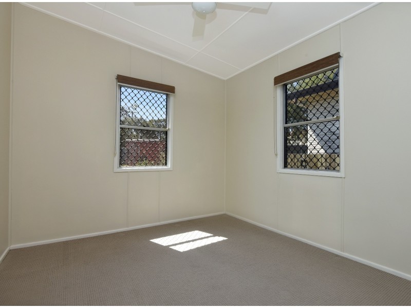 9 Glasgow Street, North Toowoomba QLD 4350