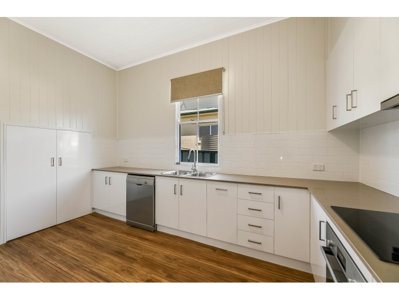 30 Goggs Street, Toowoomba City QLD 4350