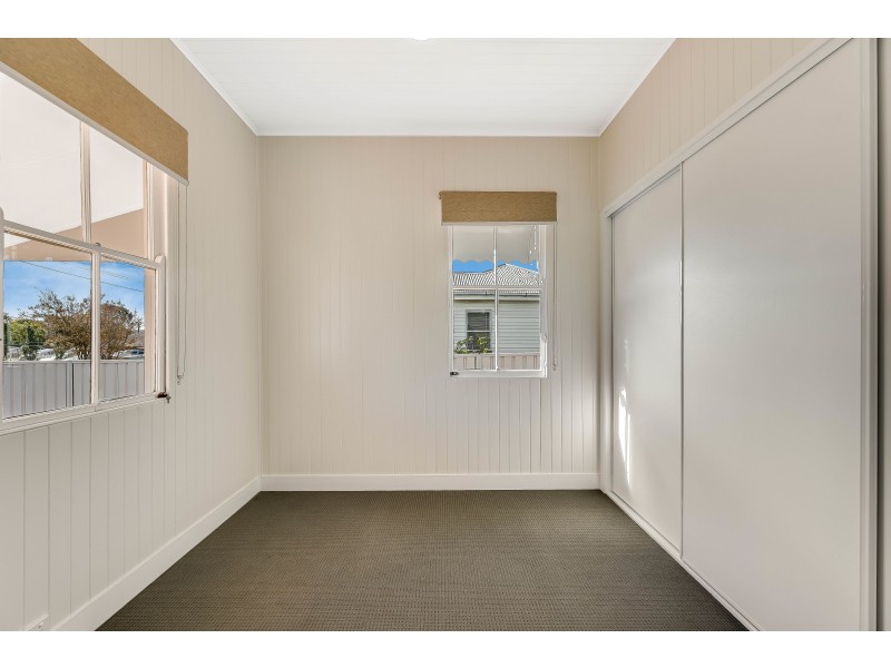 30 Goggs Street, Toowoomba City QLD 4350