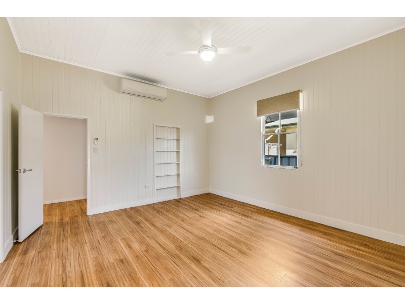 30 Goggs Street, Toowoomba City QLD 4350