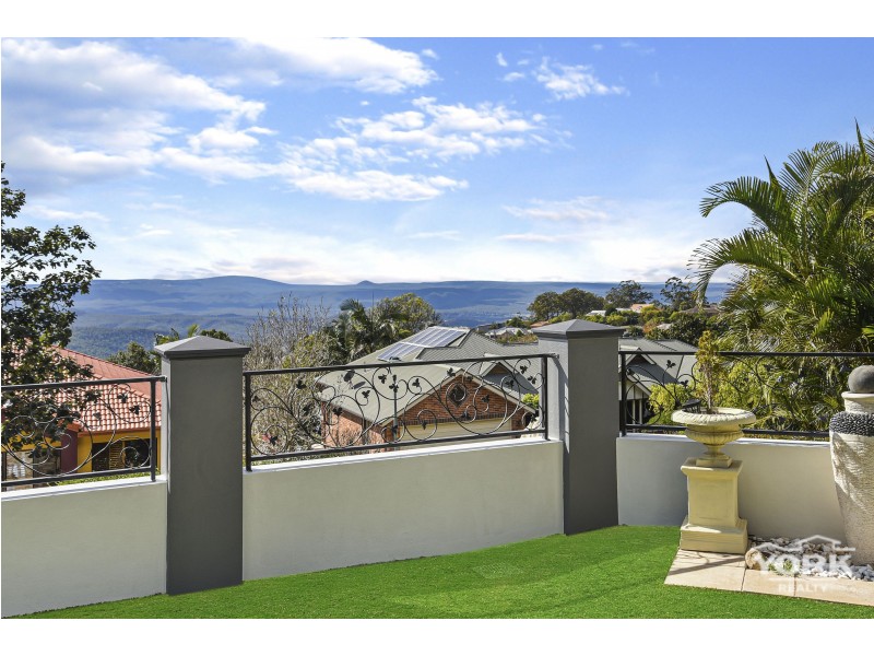 43 Windemere Terrace, Mount Lofty QLD 4350