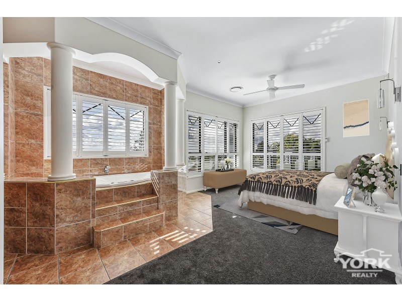 43 Windemere Terrace, Mount Lofty QLD 4350