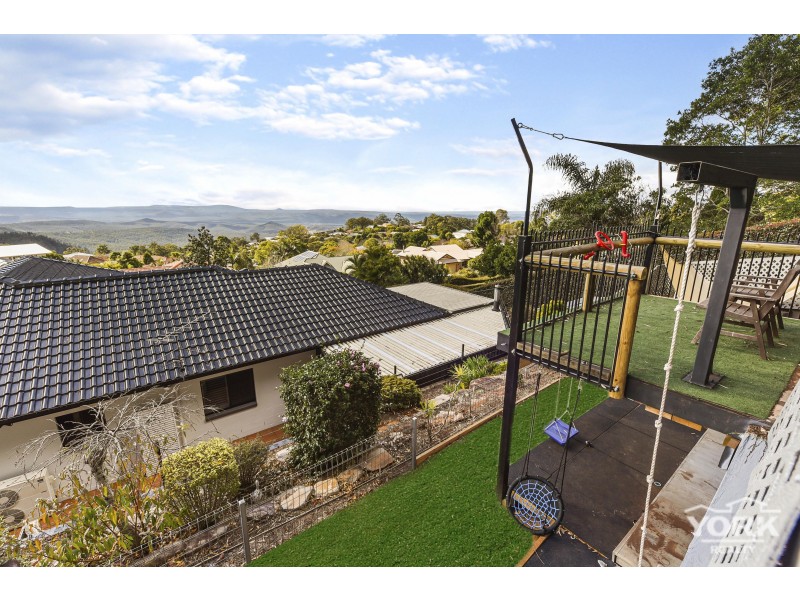43 Windemere Terrace, Mount Lofty QLD 4350