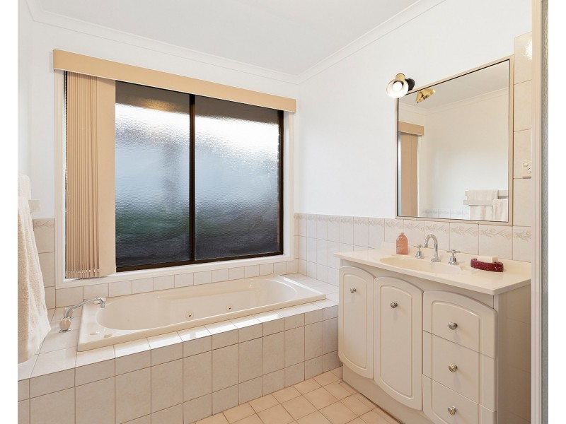 12 Karyn Street, Centenary Heights QLD 4350