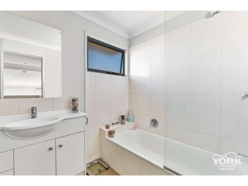 Kearneys Spring QLD 4350