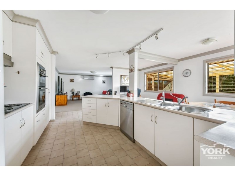 Centenary Heights QLD 4350