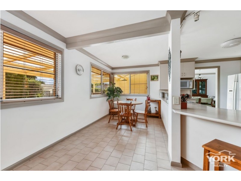 Centenary Heights QLD 4350